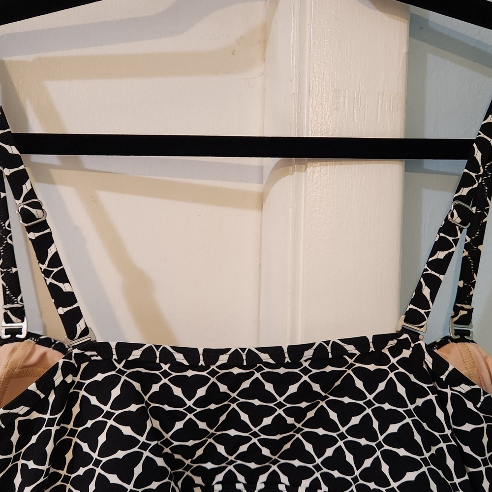 Women's Lands' End Swimsuit Set, Size Top L And Bottom M - Picture 8 of 16